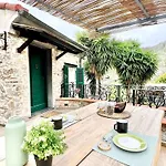 Hostdomus - Le Vigne Sul Mare Daire Pietra Ligure