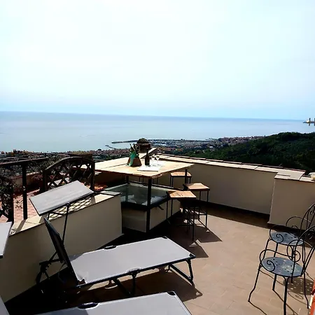 Hostdomus - Le Vigne Sul Mare Apartment Pietra Ligure